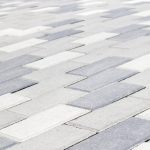 Dlaczego warto wybrać kostkę brukową